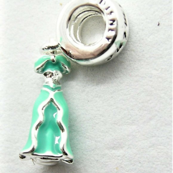 EXCLUSIVE! Disney Princess Jasmine and Aladdin Luxury Jewelry & Toy Gift Set - Picture 12 of 12